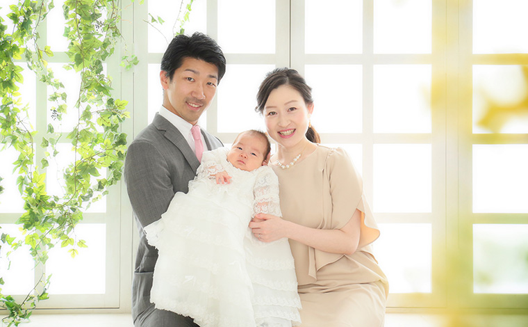 お宮参りの洋装に合わせた家族全体のコーディネート術